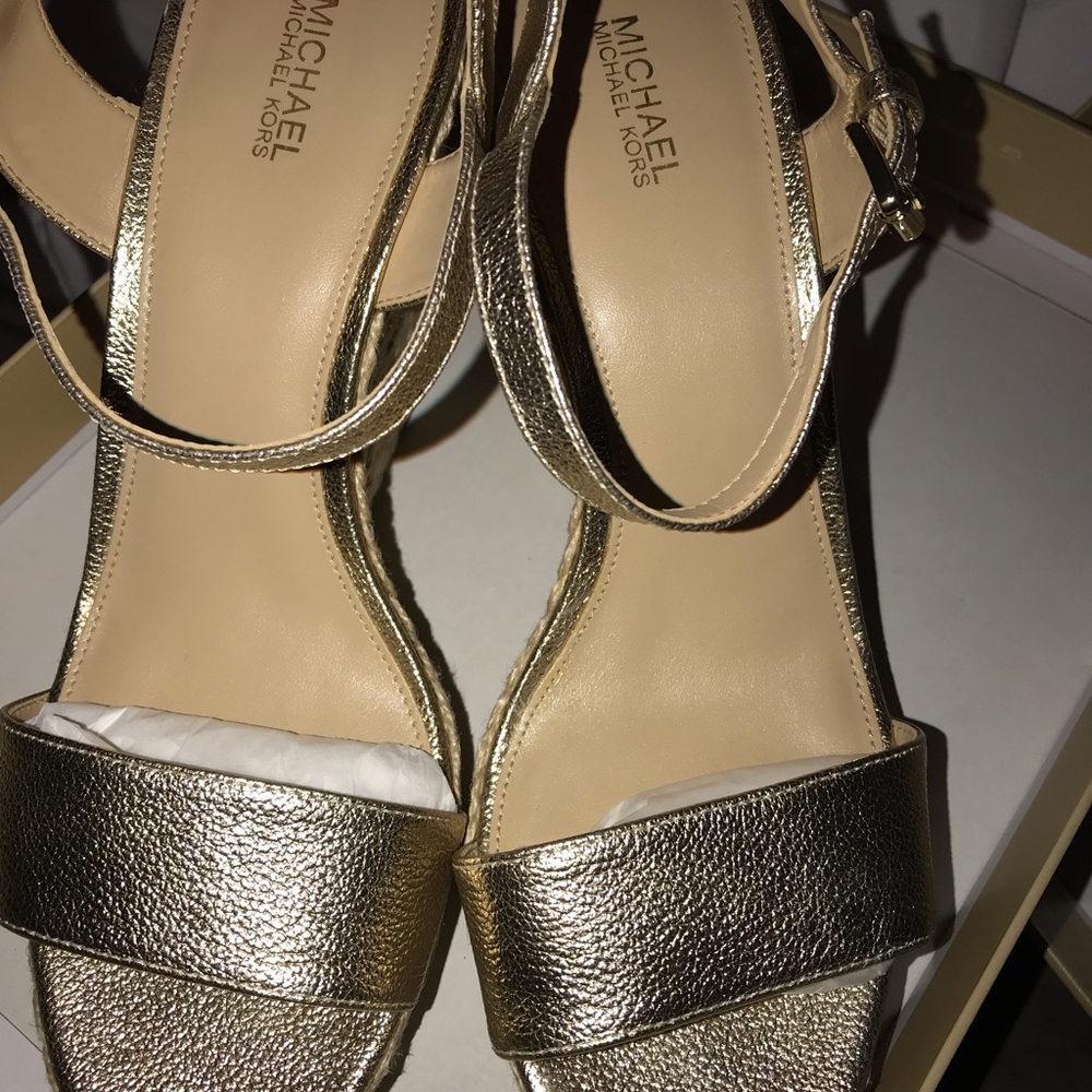 Michael Kors size 10 gold